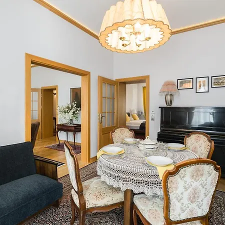 Retro Apartment Poznan By Renters 아파트 포즈난