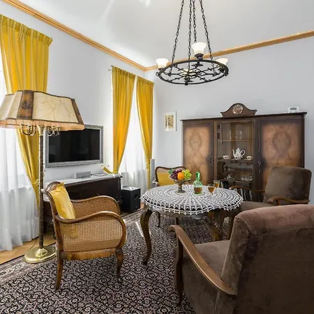 Retro Apartment Poznan By Renters 아파트