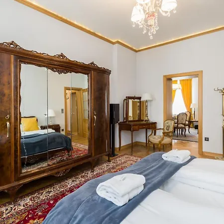 Retro Apartment Poznan By Renters