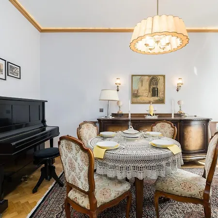Retro Apartment Poznan By Renters