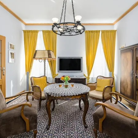 Retro Apartment Poznan By Renters *