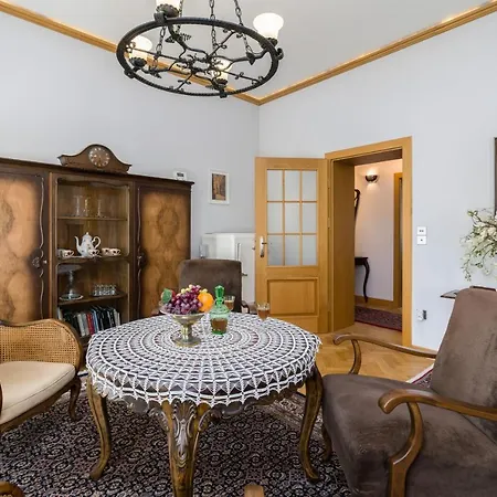 Retro Apartment Poznan By Renters *