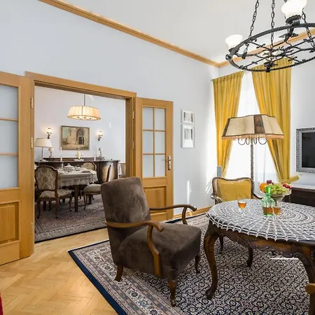 Retro Apartment Poznan By Renters 아파트